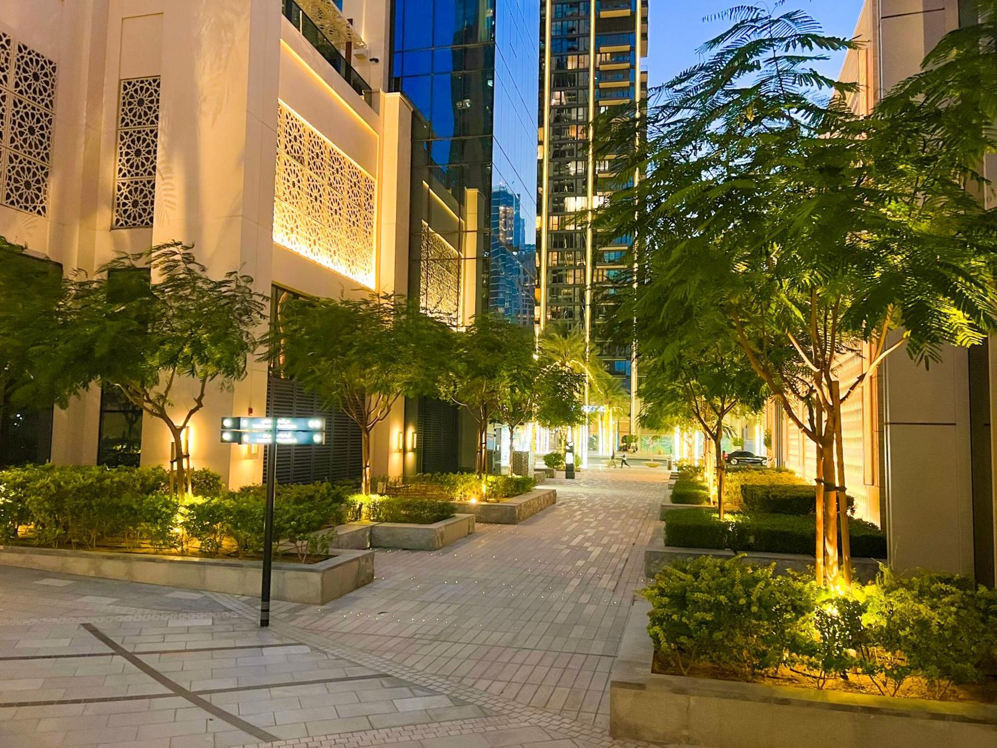 Downtown Luxury - Stunning Burj Khalifa & Sea View - 5 Minutes Walk To Dubai Mall エクステリア 写真
