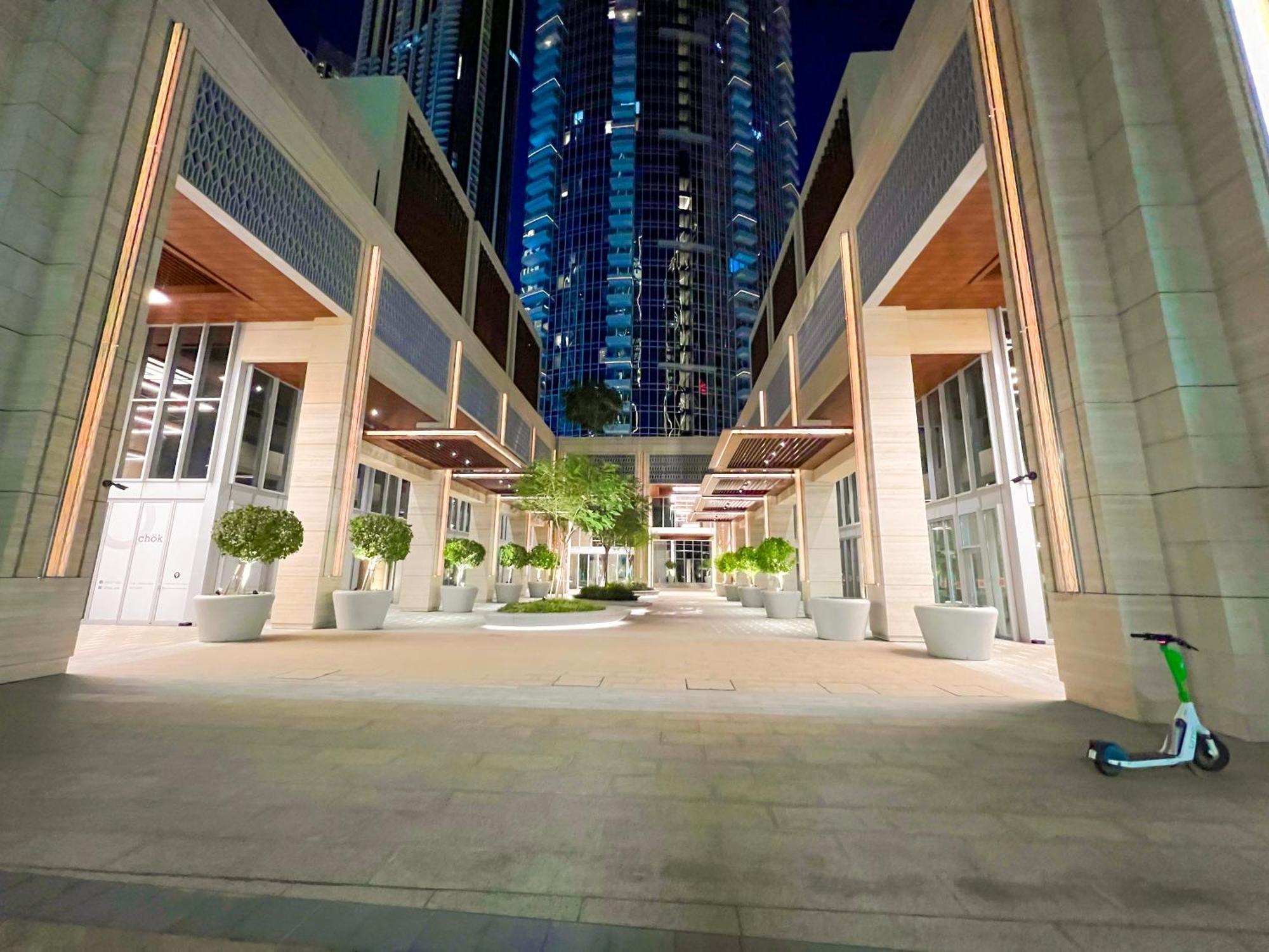 Downtown Luxury - Stunning Burj Khalifa & Sea View - 5 Minutes Walk To Dubai Mall エクステリア 写真