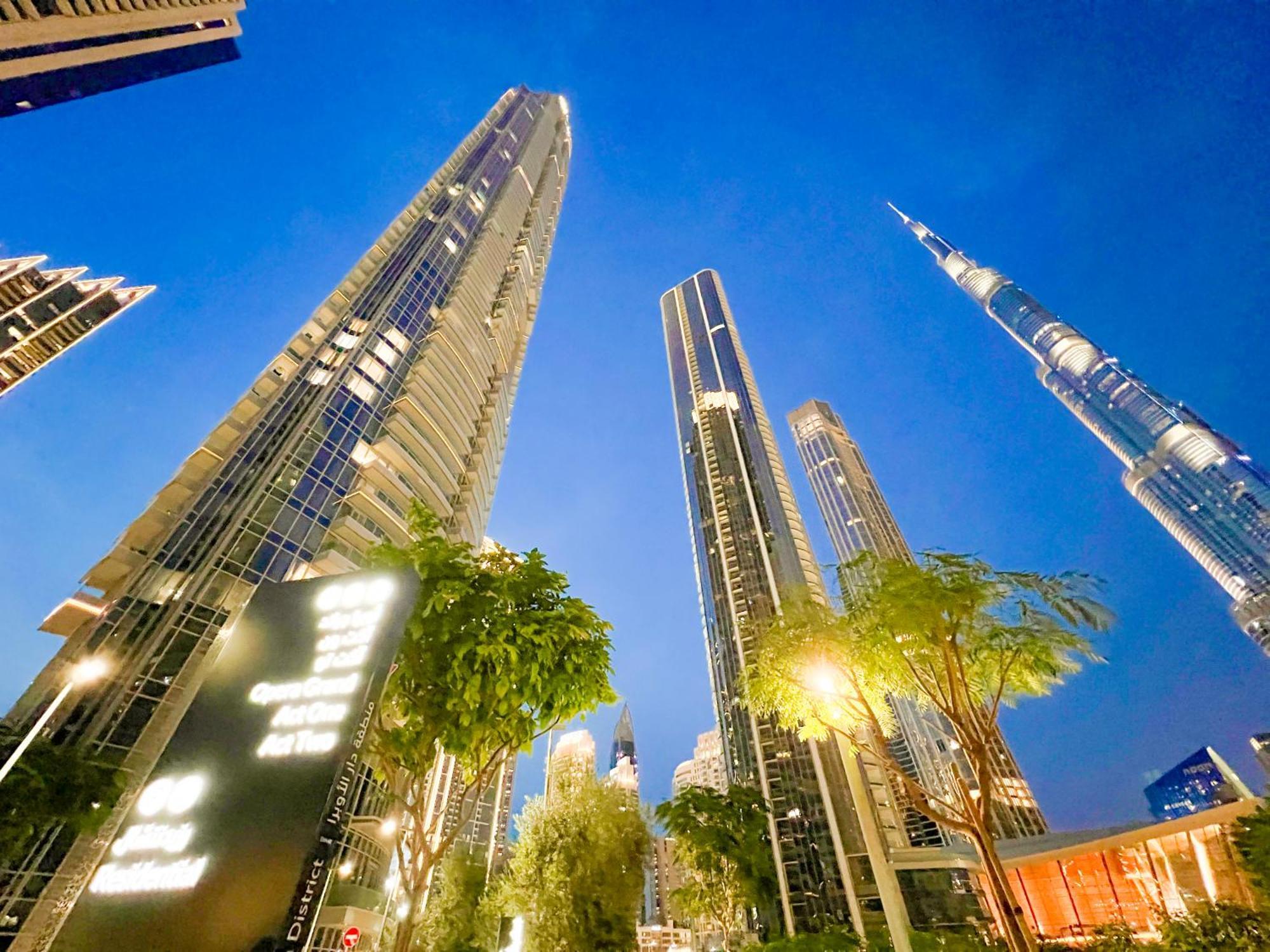 Downtown Luxury - Stunning Burj Khalifa & Sea View - 5 Minutes Walk To Dubai Mall エクステリア 写真