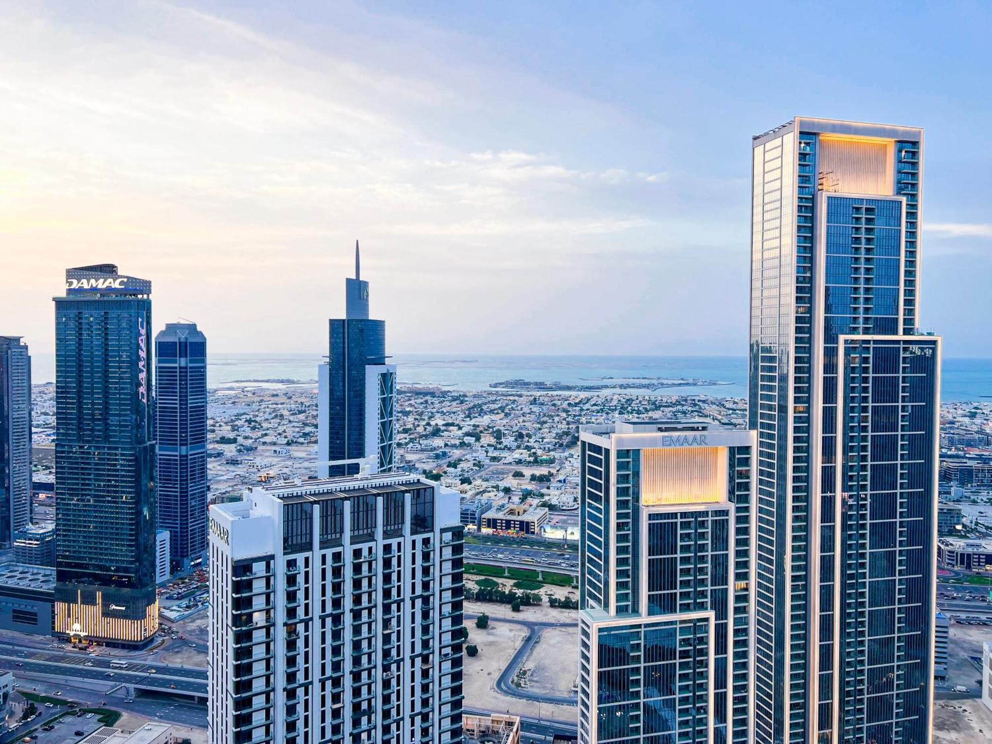 Downtown Luxury - Stunning Burj Khalifa & Sea View - 5 Minutes Walk To Dubai Mall エクステリア 写真