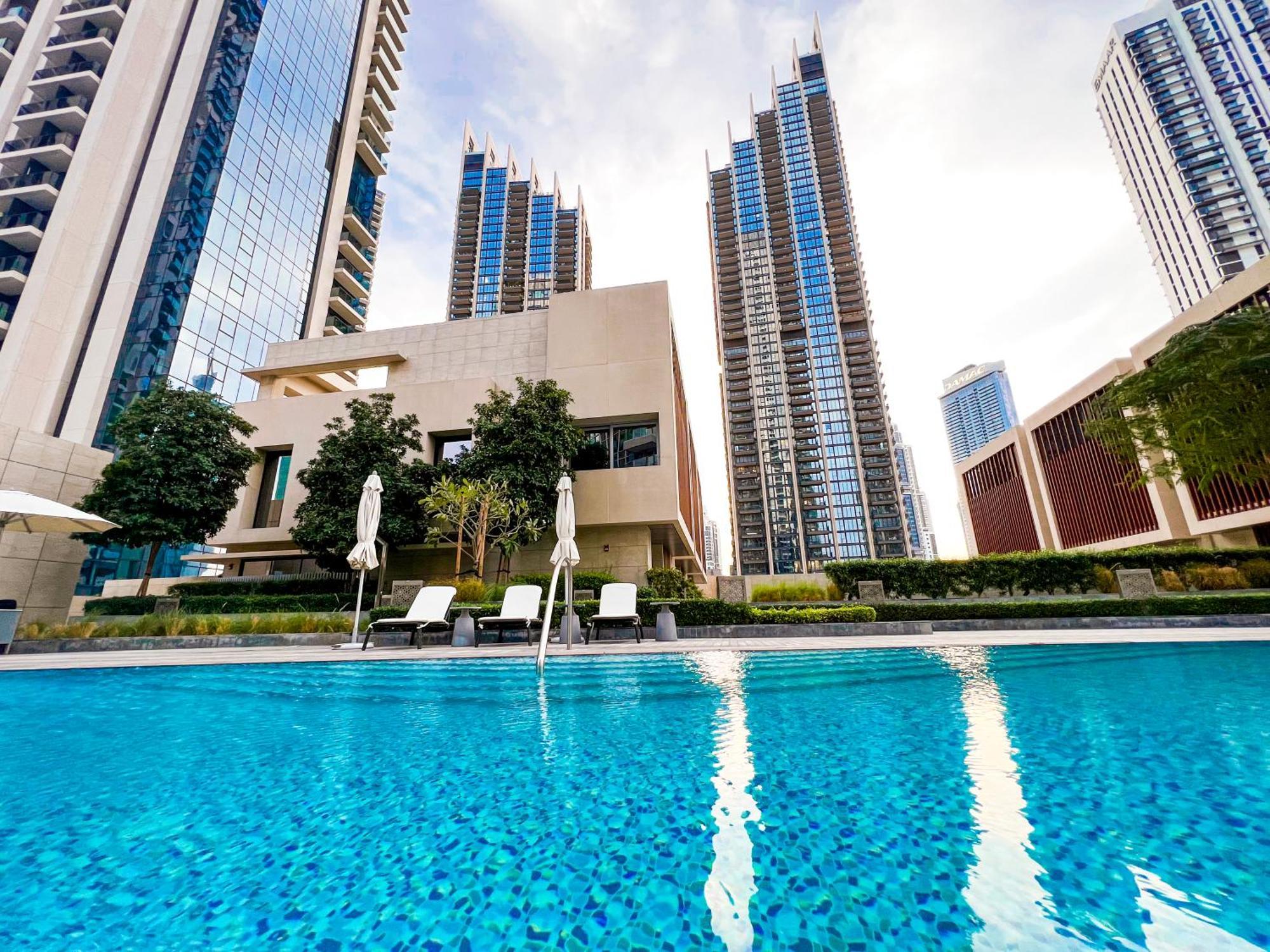 Downtown Luxury - Stunning Burj Khalifa & Sea View - 5 Minutes Walk To Dubai Mall エクステリア 写真