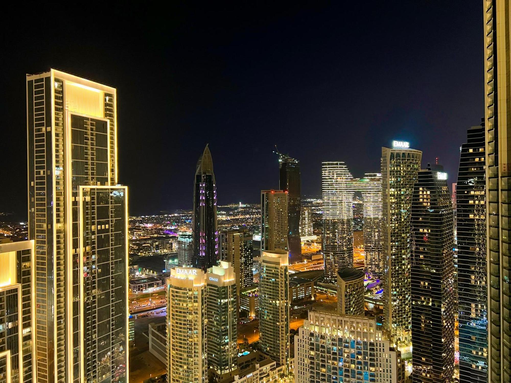 Downtown Luxury - Stunning Burj Khalifa & Sea View - 5 Minutes Walk To Dubai Mall エクステリア 写真