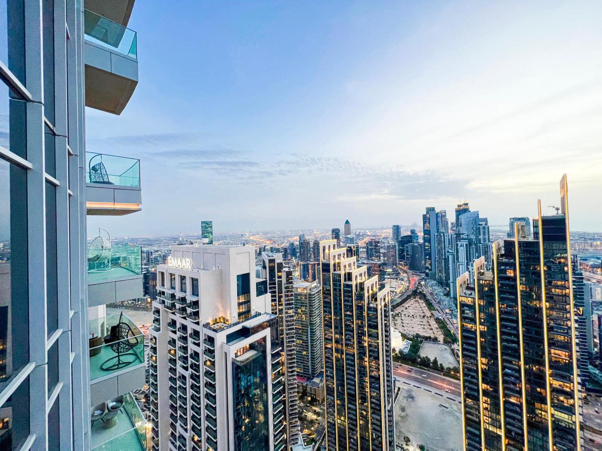 Downtown Luxury - Stunning Burj Khalifa & Sea View - 5 Minutes Walk To Dubai Mall エクステリア 写真