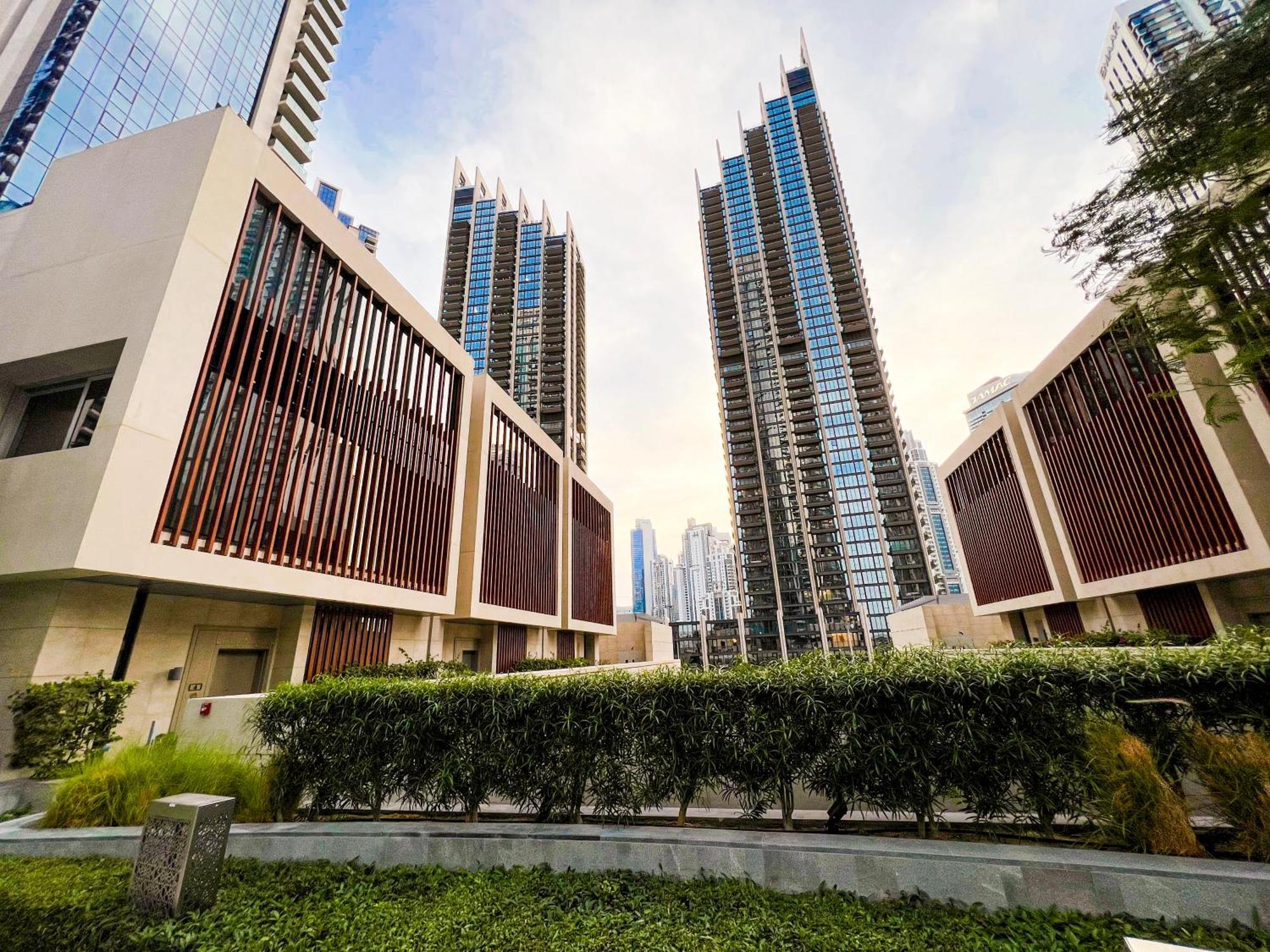 Downtown Luxury - Stunning Burj Khalifa & Sea View - 5 Minutes Walk To Dubai Mall エクステリア 写真