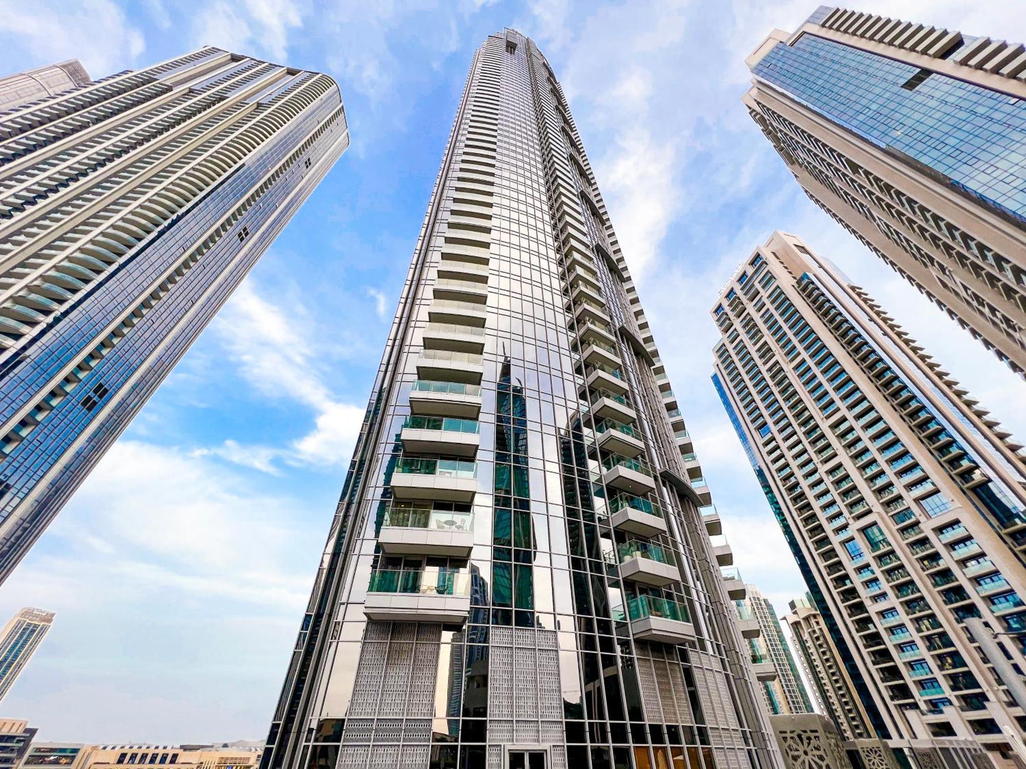 Downtown Luxury - Stunning Burj Khalifa & Sea View - 5 Minutes Walk To Dubai Mall エクステリア 写真