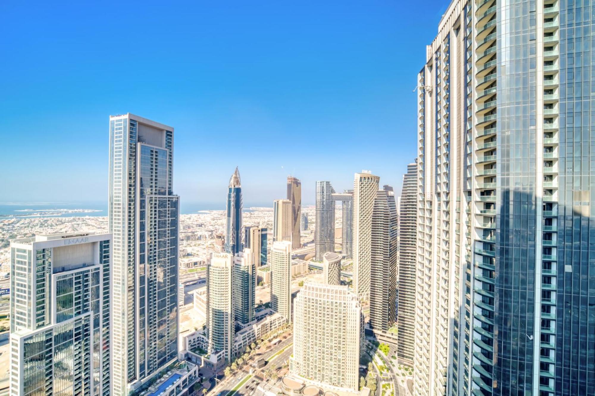 Downtown Luxury - Stunning Burj Khalifa & Sea View - 5 Minutes Walk To Dubai Mall エクステリア 写真