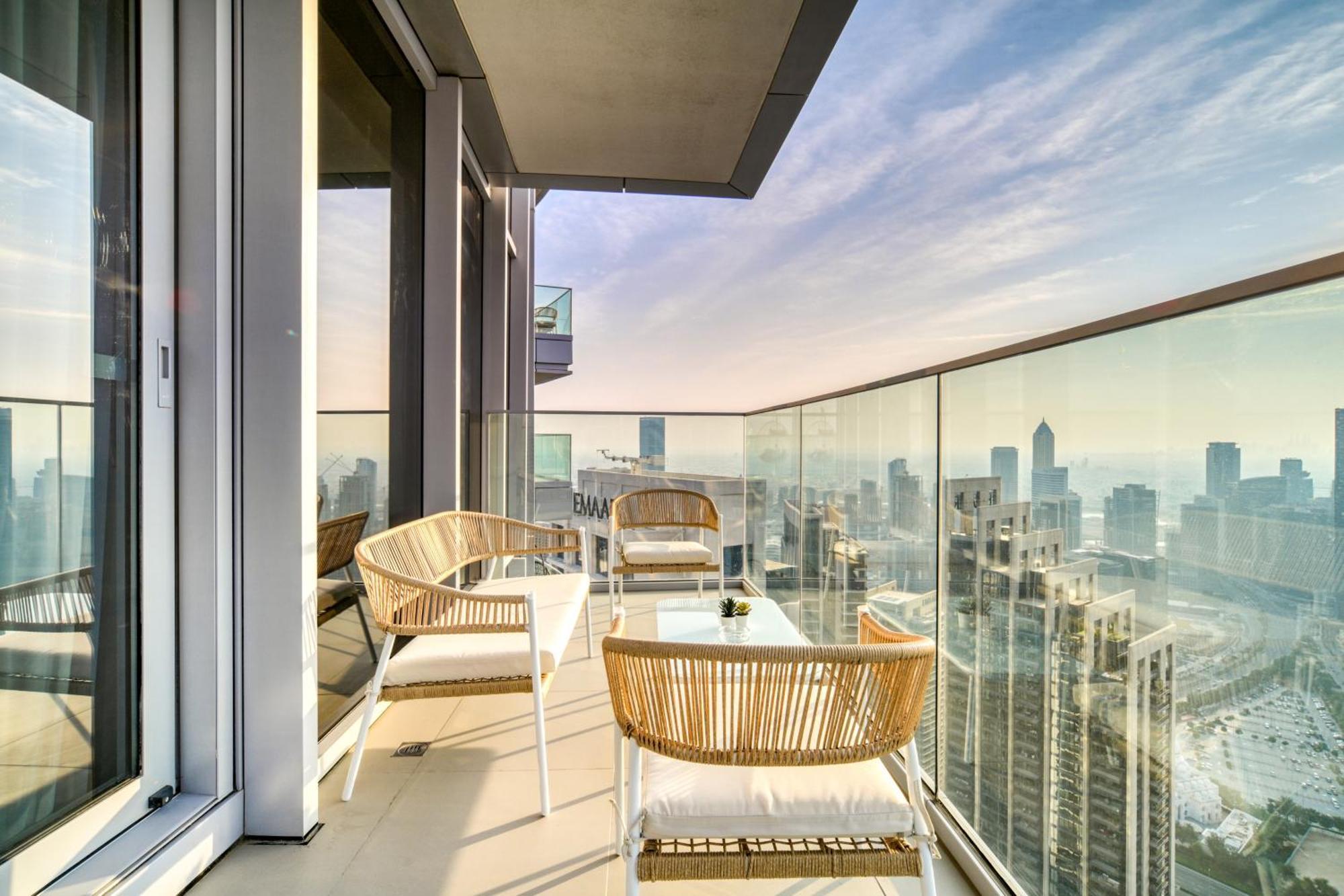 Downtown Luxury - Stunning Burj Khalifa & Sea View - 5 Minutes Walk To Dubai Mall エクステリア 写真