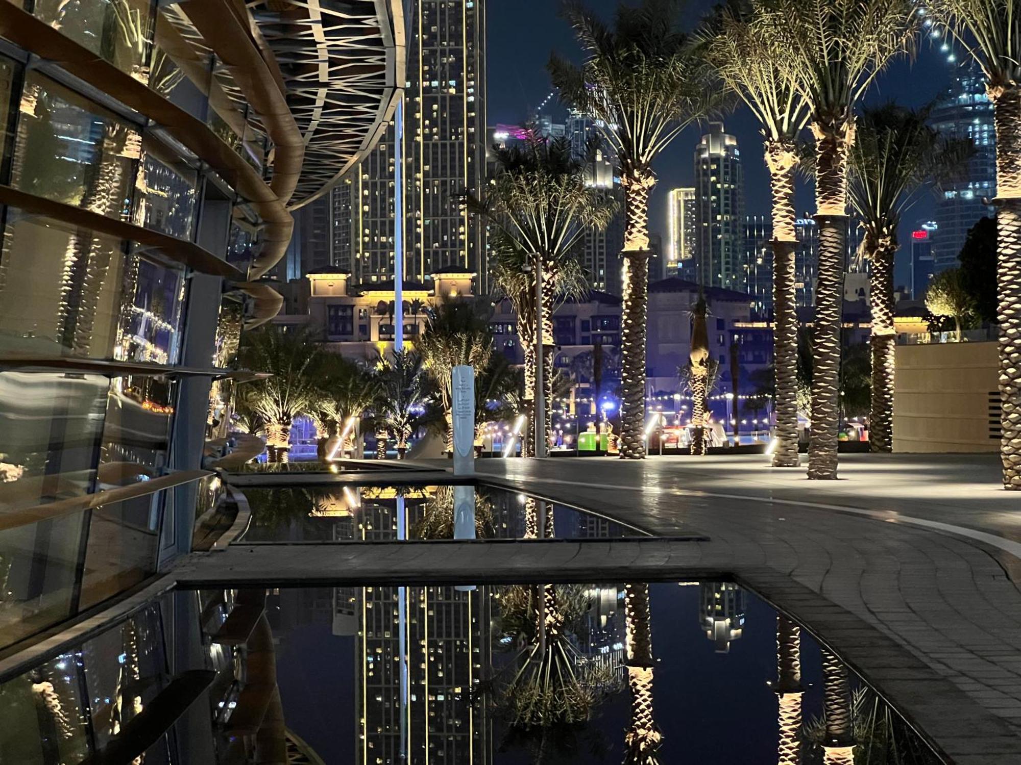 Downtown Luxury - Stunning Burj Khalifa & Sea View - 5 Minutes Walk To Dubai Mall エクステリア 写真
